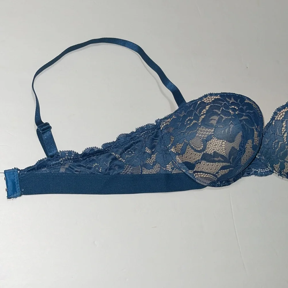 Super Push Up Extreme Padded Maximum Lift Lace Multi-way Strapless Bra. NWT